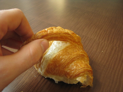 Removing one claw from the croissant. Take a moment to appreciate the convergent evolution here, as such spiral body forms are most often seen in mollusks, not crustaceans.</p>
<a href=
